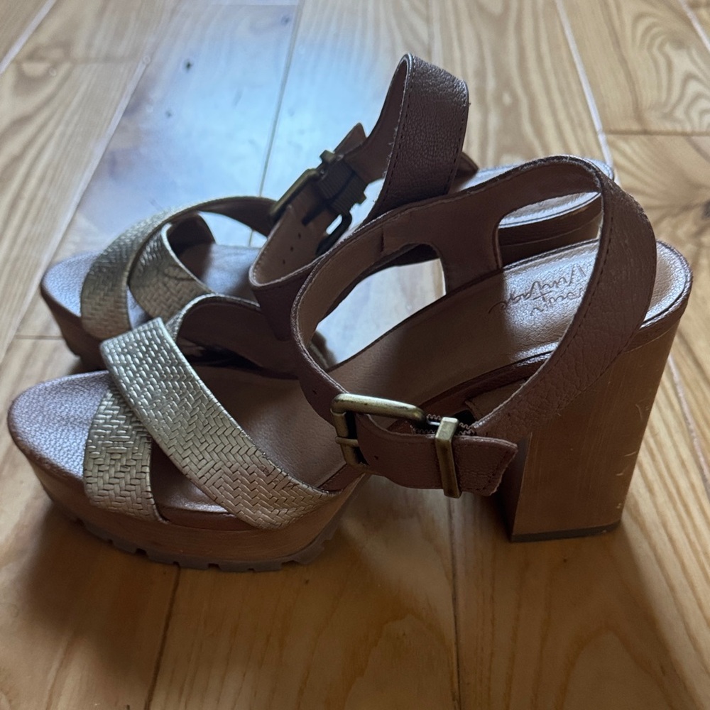 Crown Vintage Leather Jula Heels
